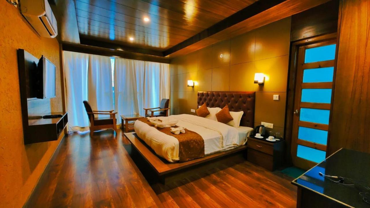 Hotel Winterline - Five Star Luxury Hotel Near Mall Road Manali ภายนอก รูปภาพ